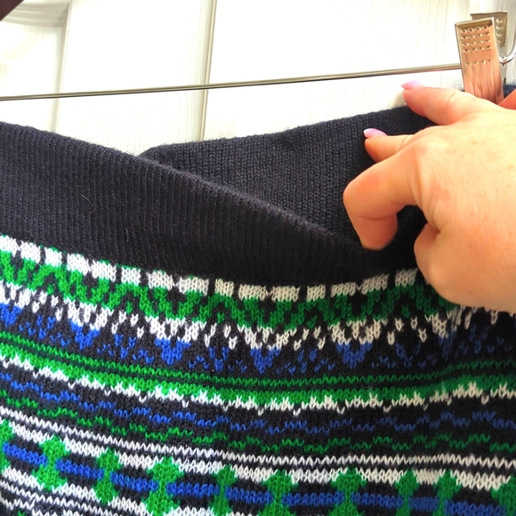Cute knit skirt 💚💙🤍- NWT - Picture 6 of 6